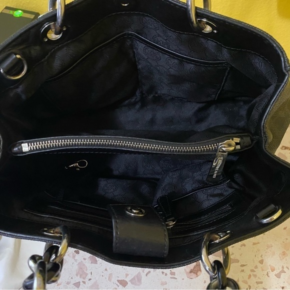 Michael Kors Cynthia Logo Black Leather Medium Sachel Bag Silver Black Hardware‎ - Picture 11 of 15